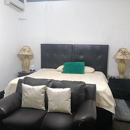Hotel Garcias Suites, Linares Екстер'єр фото