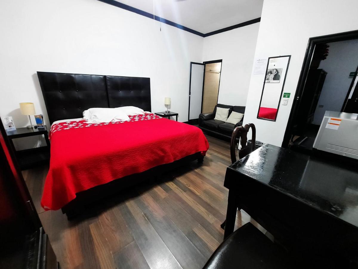 Hotel Garcias Suites, Linares Екстер'єр фото