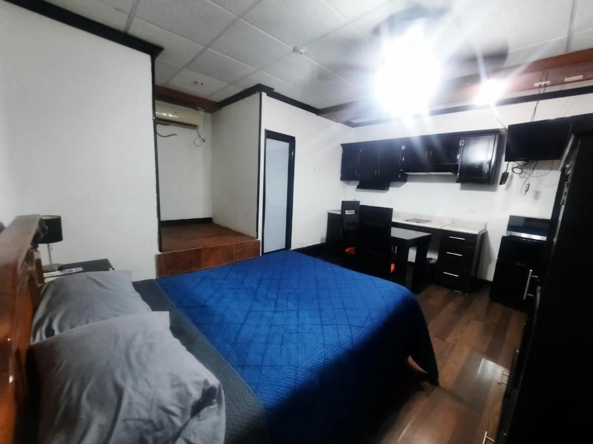 Hotel Garcias Suites, Linares Екстер'єр фото
